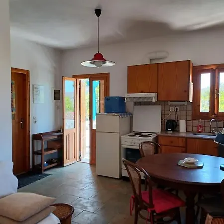 בית נופש Bnb, Captain's House סקירוס